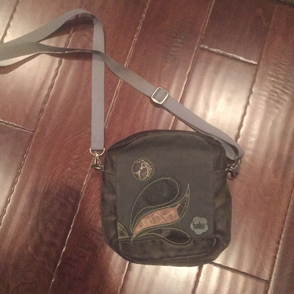 Haiku cute cross body bag w/adjustable straps